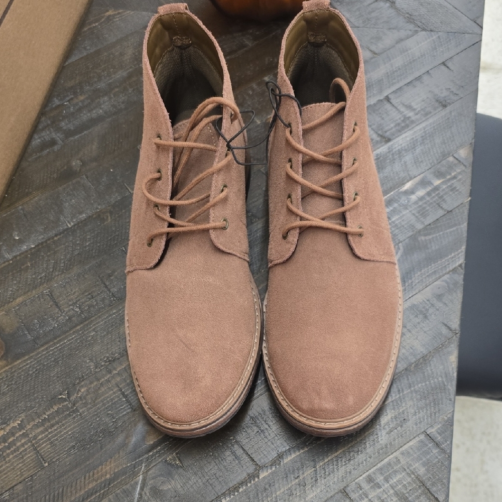 Men's Tan Suede Chukka Boots